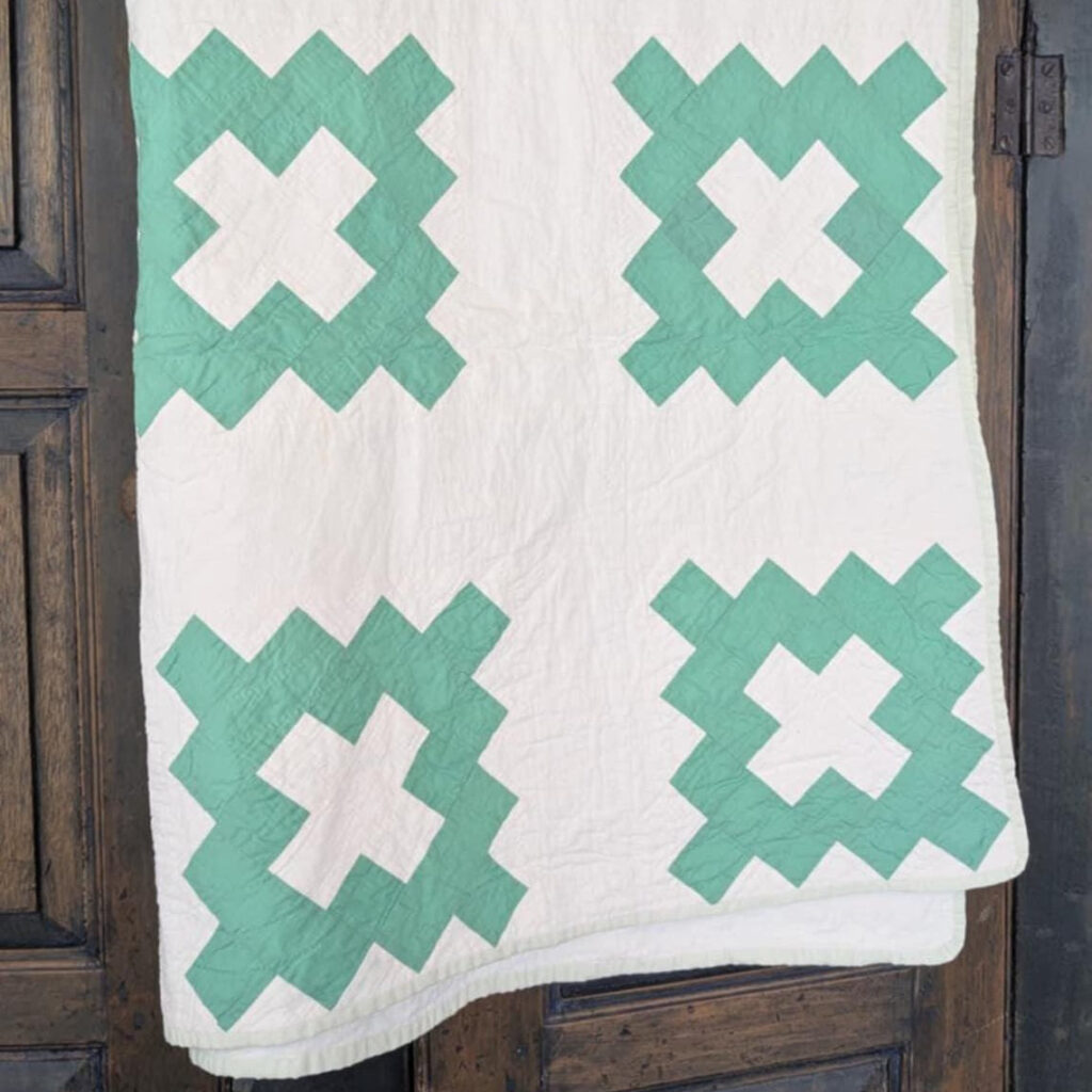 Gorgeous vintage Chimney Sweep quilt