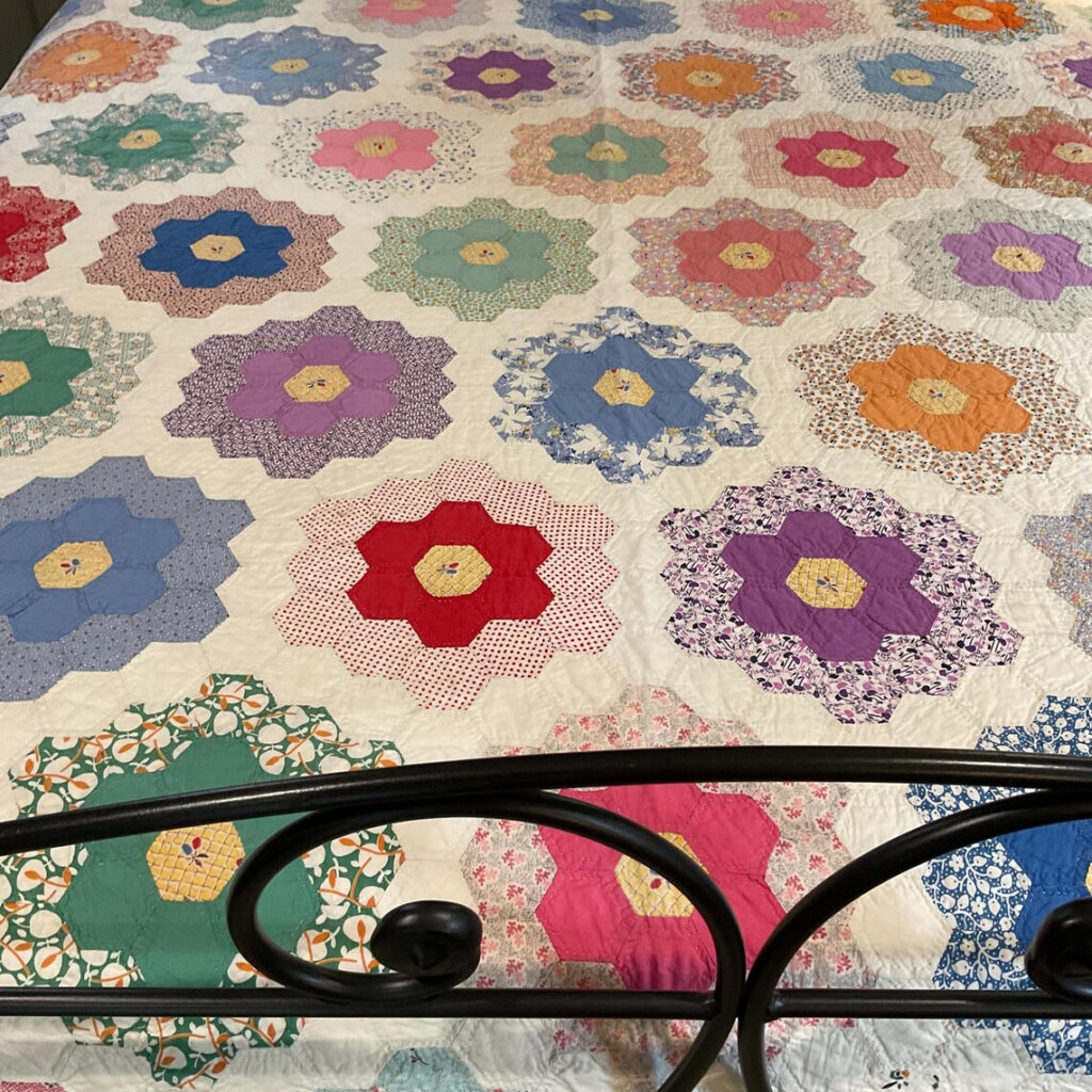 Patterns of many flowers